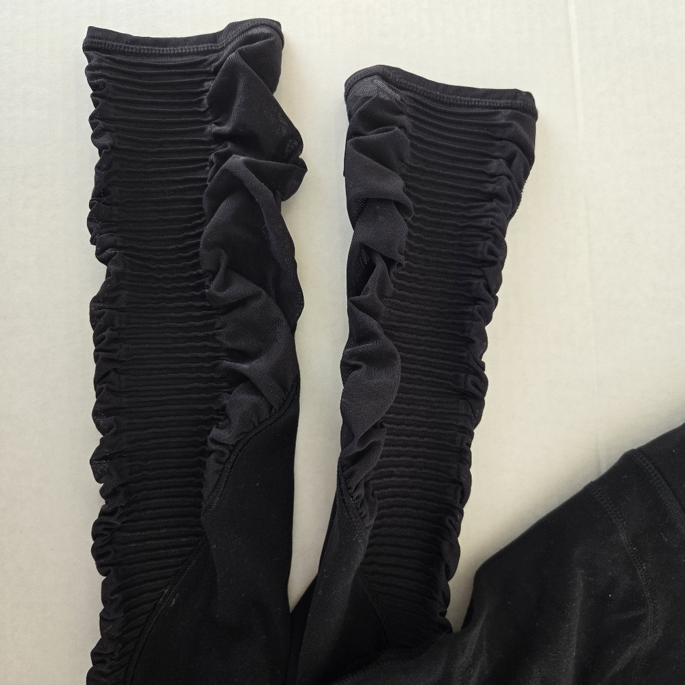 Athleta Black Ruched Mesh Hem Crop Leggings Small
